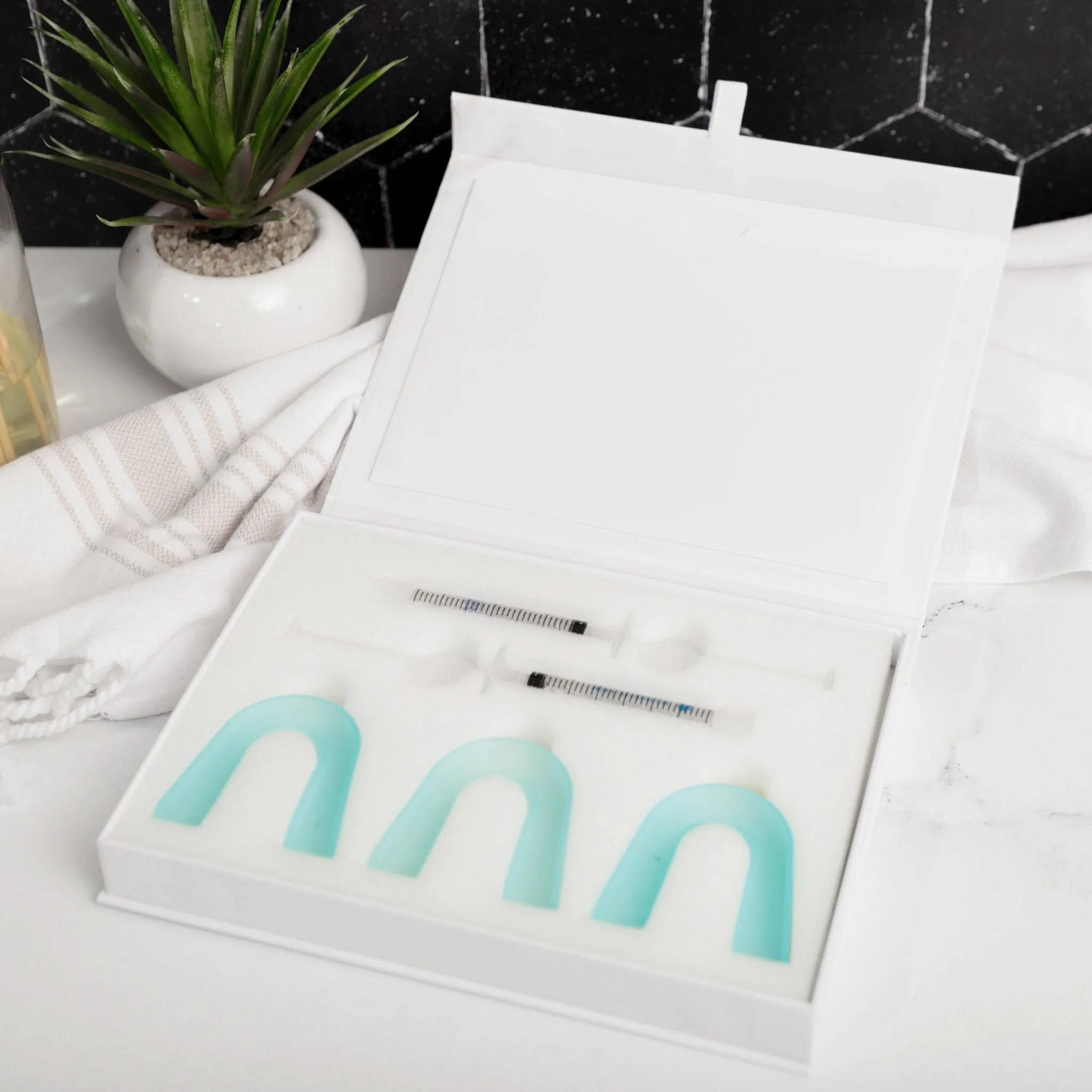 CustMbite Sensitive Teeth Whitening Kit