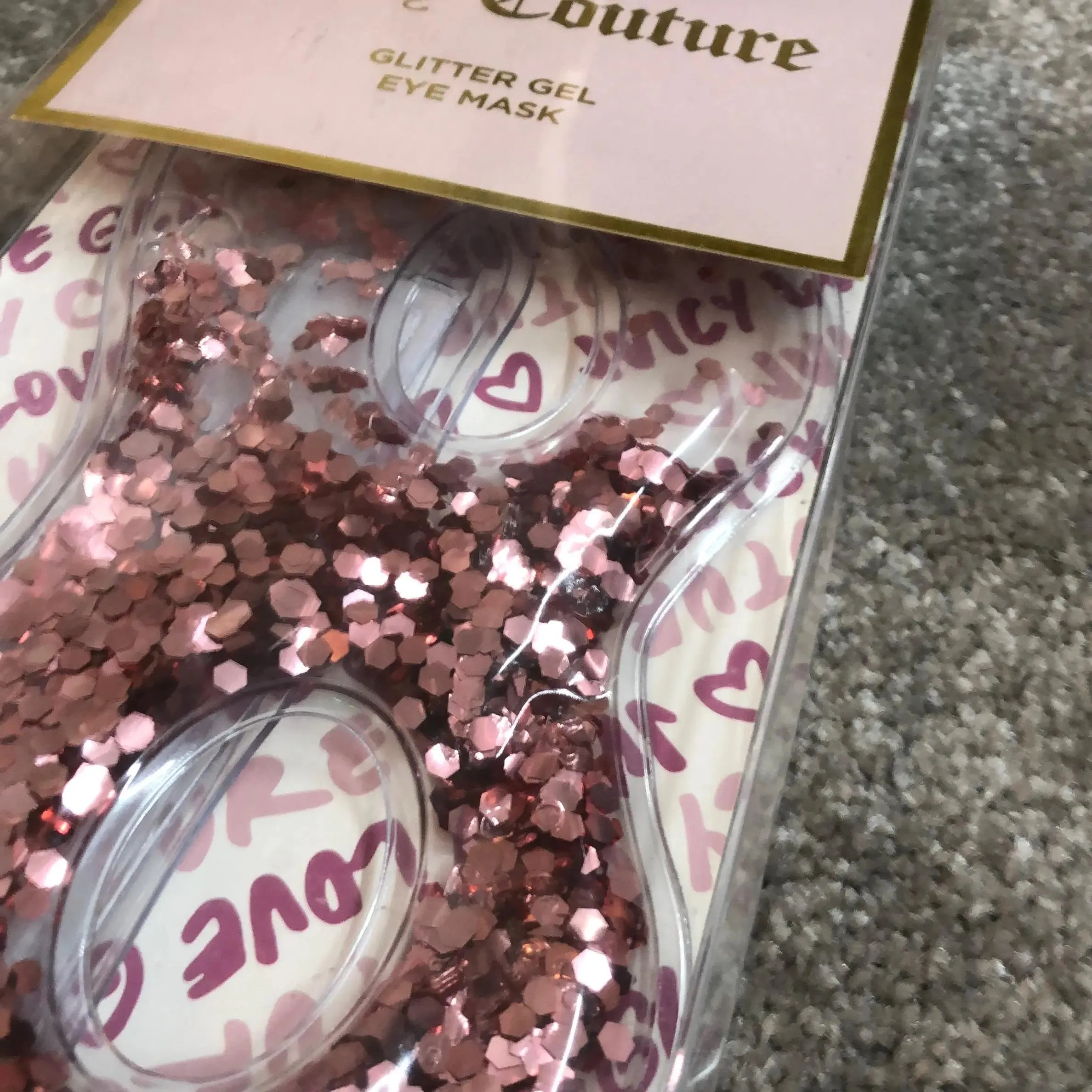 Juicy Couture Glitter Gel Eye Mask