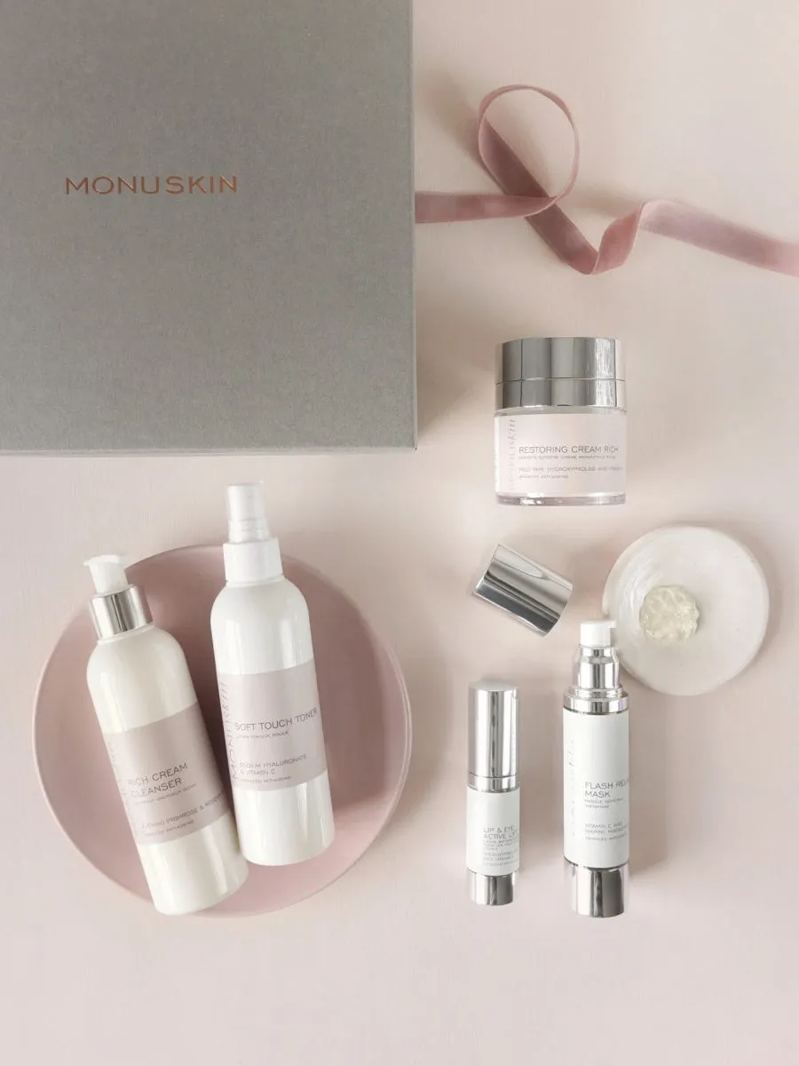 Monuskin Advanced Anti-Ageing Pamper Box