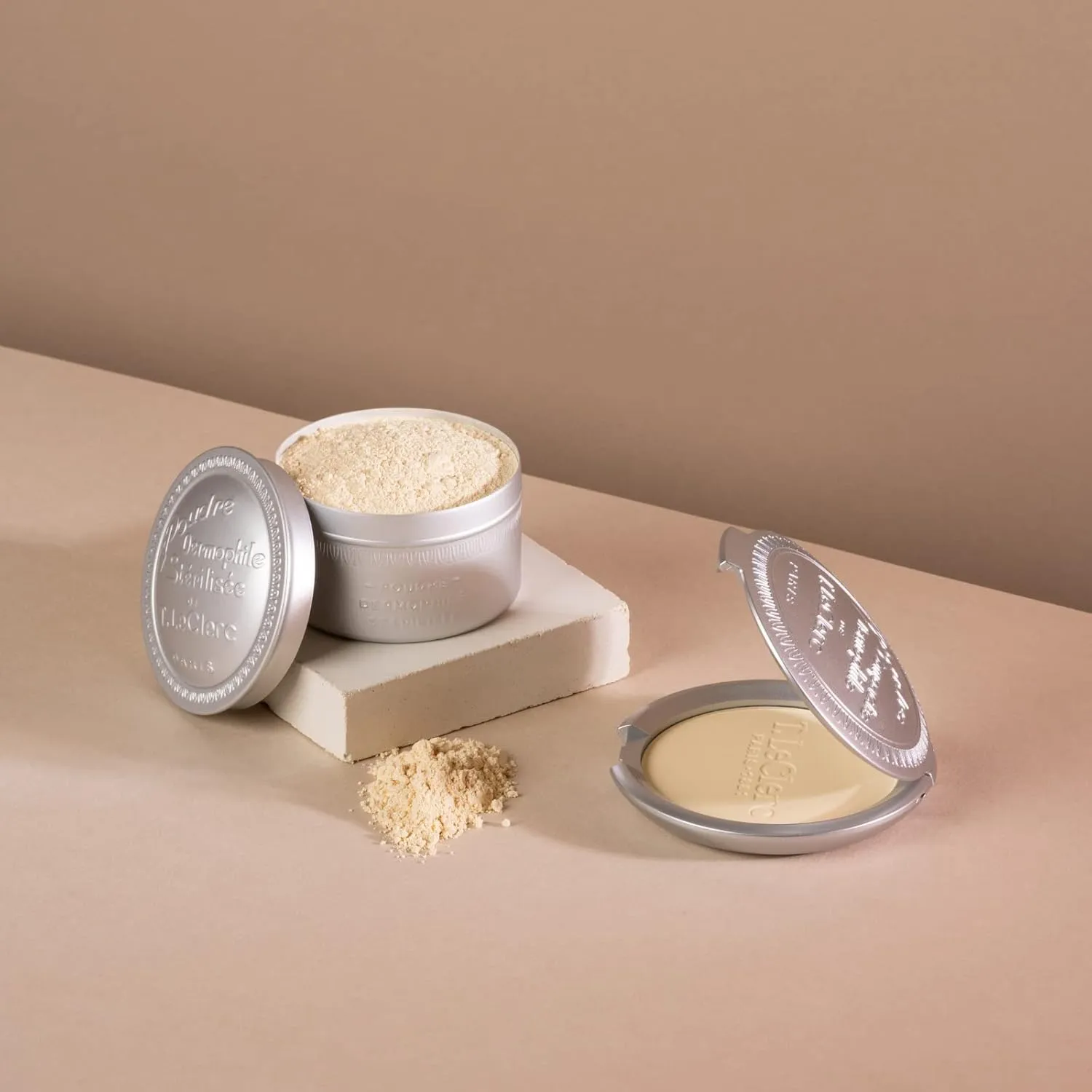 T. Leclerc Compact Pressed Powder - Super-Blendable Face Makeup Longwear Portable Matte Finish Radiant Natural Medium to Full Coverage Airbrushing Mineral Base For Pores & Imperfections (Ivoire)